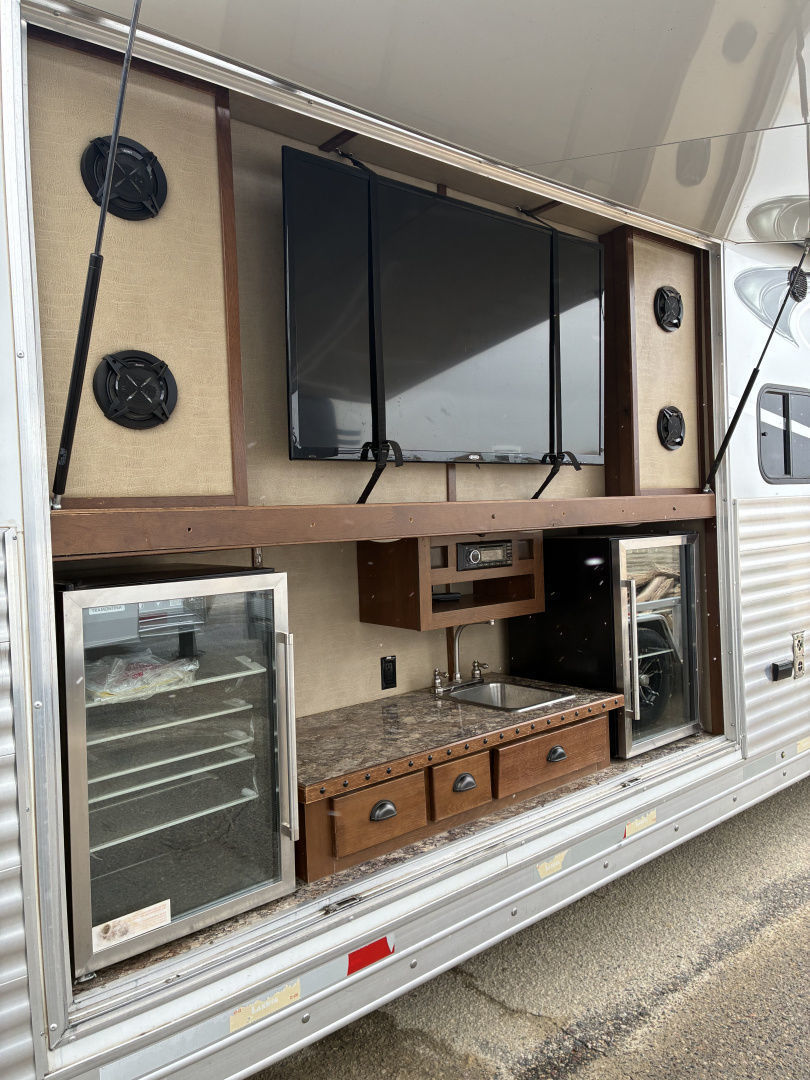 2018 Lakota bi8319srok