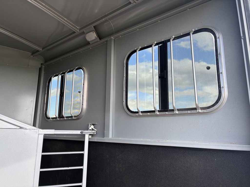 Trailer Photo 13