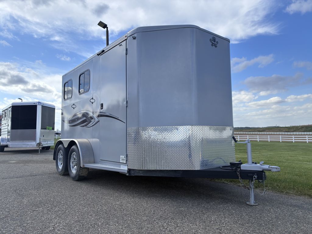 2023 Titan 2 horse bumper pull