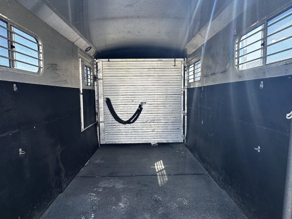 Trailer Photo 16