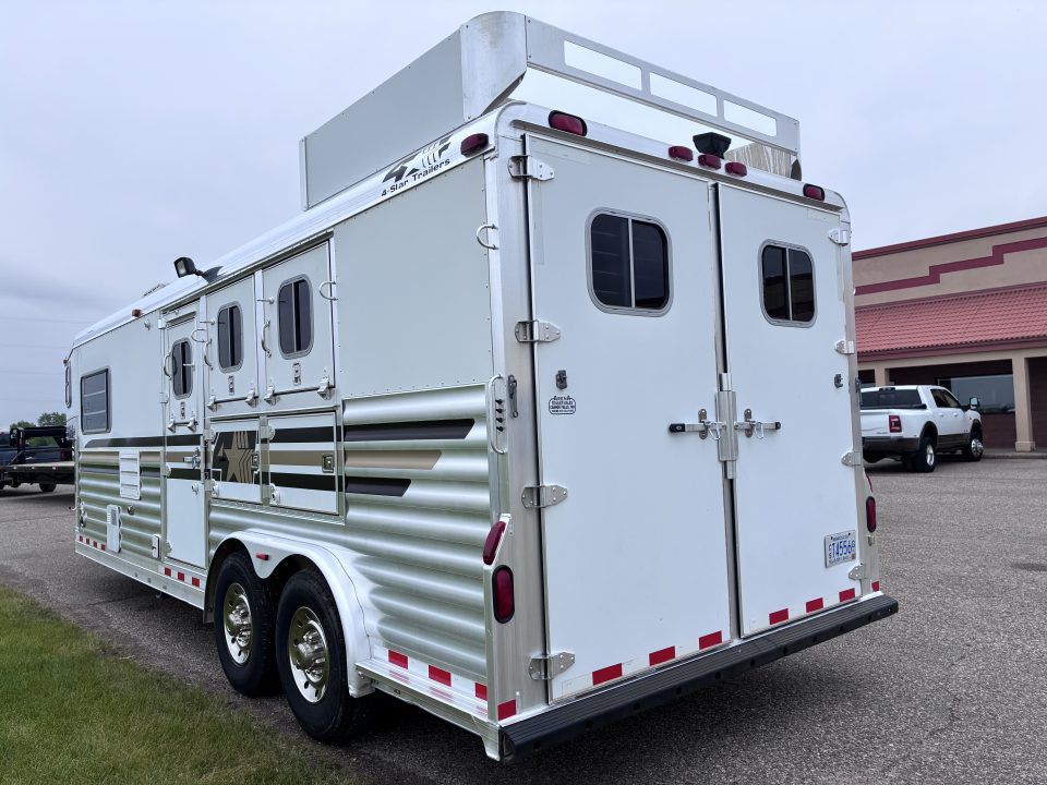 Trailer Photo 11