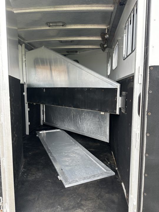 Trailer Photo 10