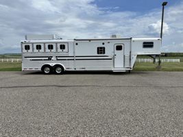 2004 4 horse 4-Star Trailers 4H 12'LQ