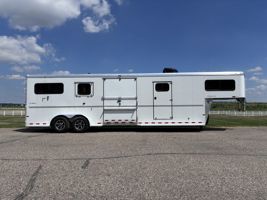 2016 2 + 1 horse Sundowner 2 + 1 Gooseneck