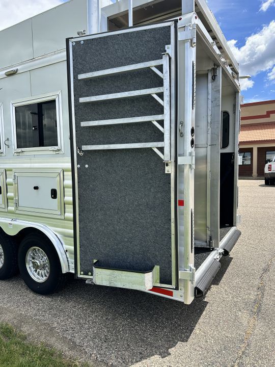 Trailer Photo 16