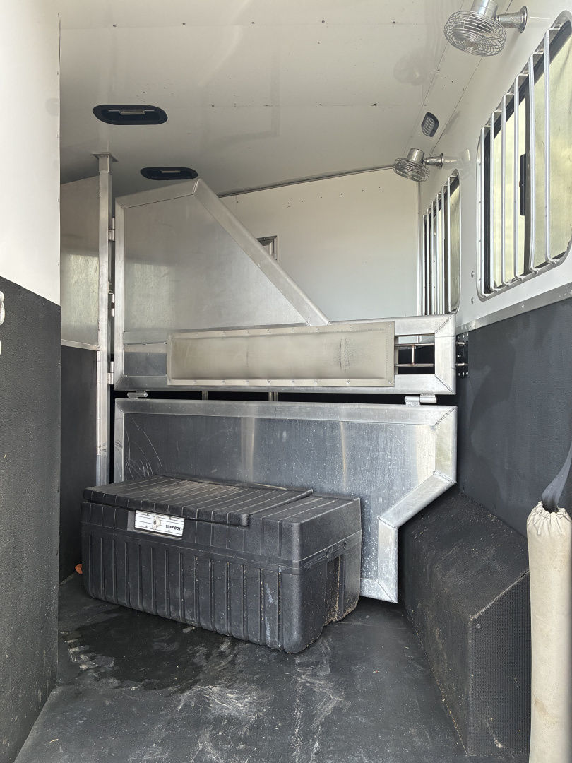 Trailer Photo 15