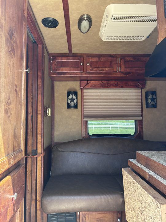 Trailer Photo 15