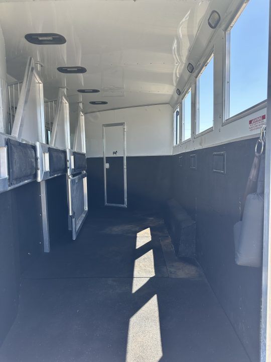 Trailer Photo 15