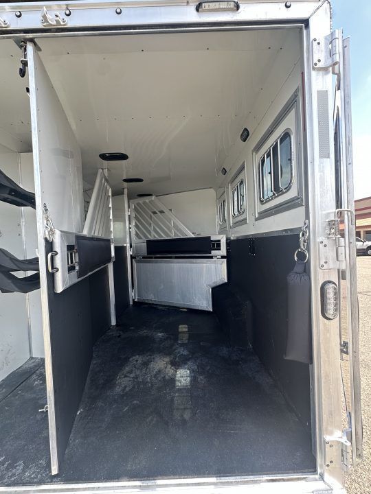 Trailer Photo 17