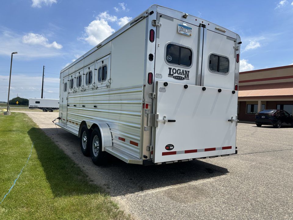 Trailer Photo 11