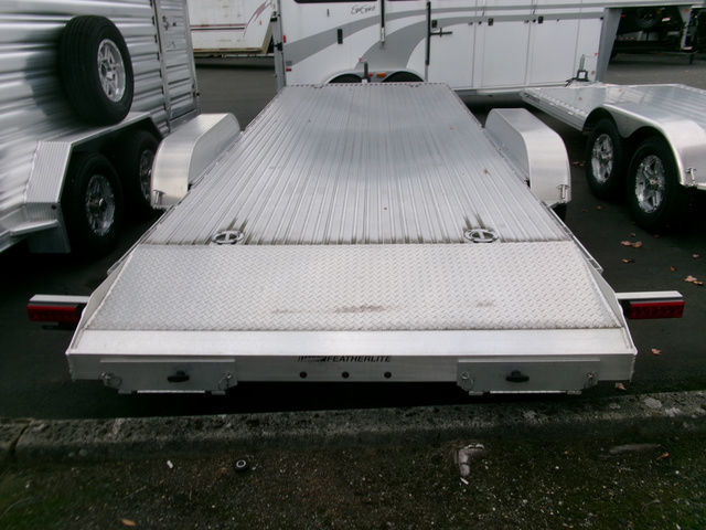 2022 Featherlite 3110