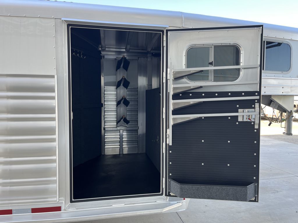 Trailer Photo 10