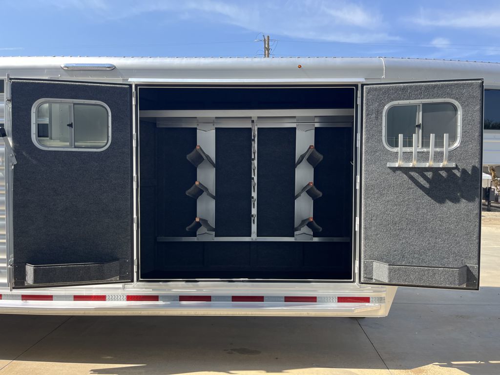 Trailer Photo 12