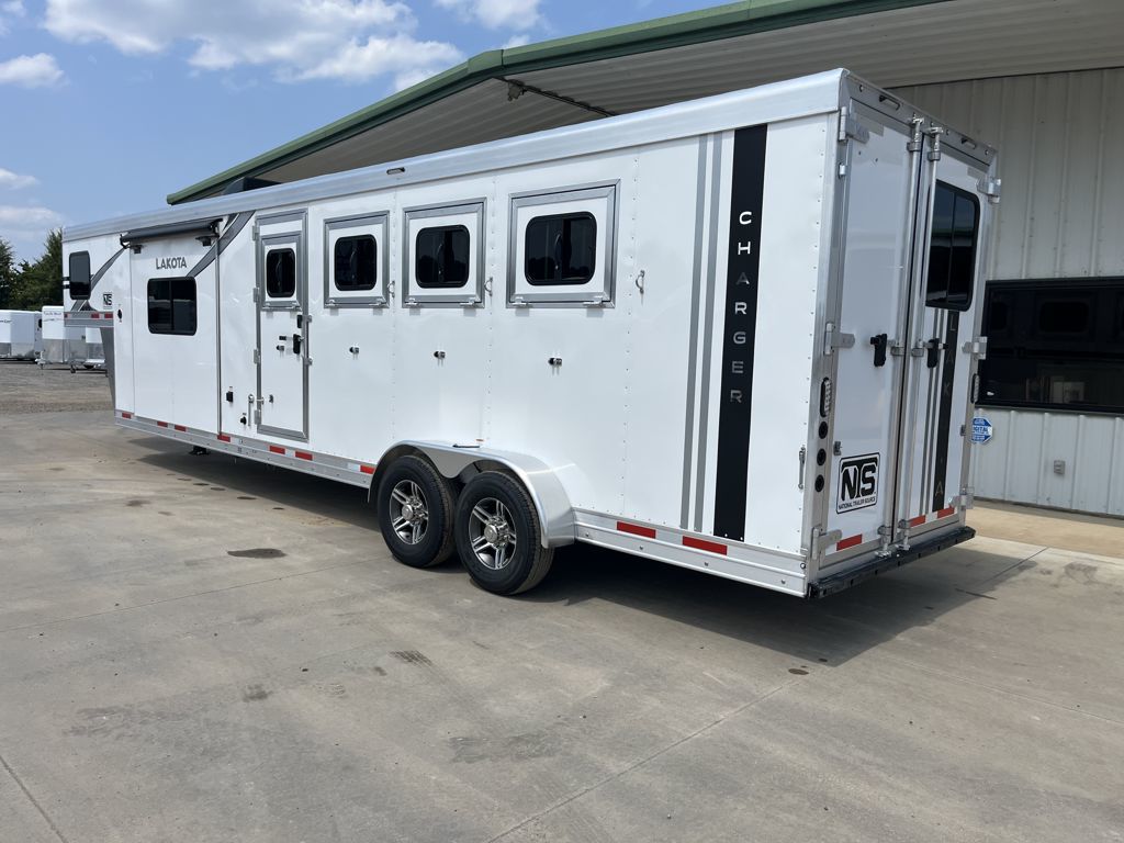 2026 Lakota charger 4 horse with 11' living quarters