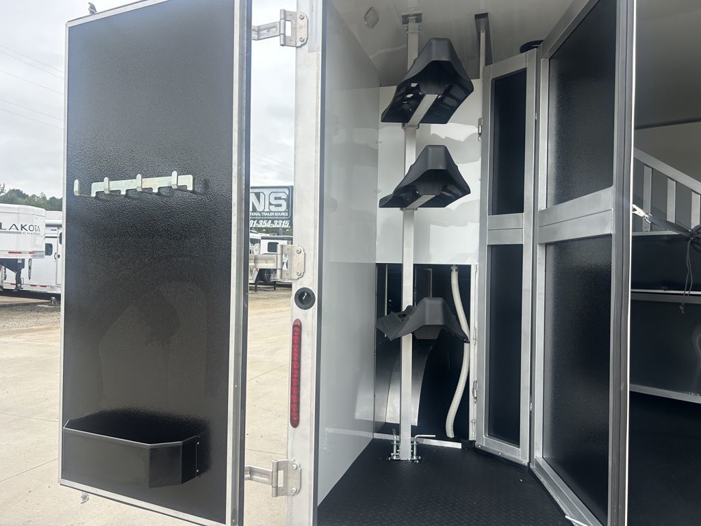 2026 Bison silverado 3 horse with 11' living quarters