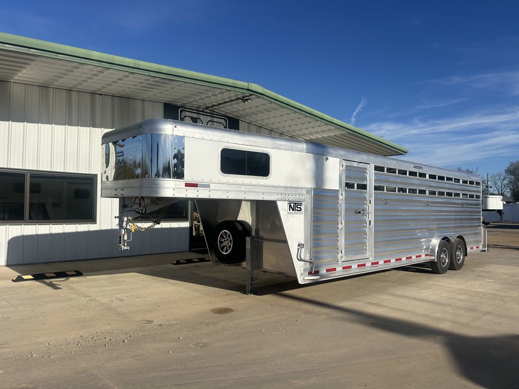 2026 Platinum Coach 26' livestock gooseneck trailer