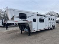 2026 3 horse Lakota Trailers Charger 3 Horse 13' Living Quarters