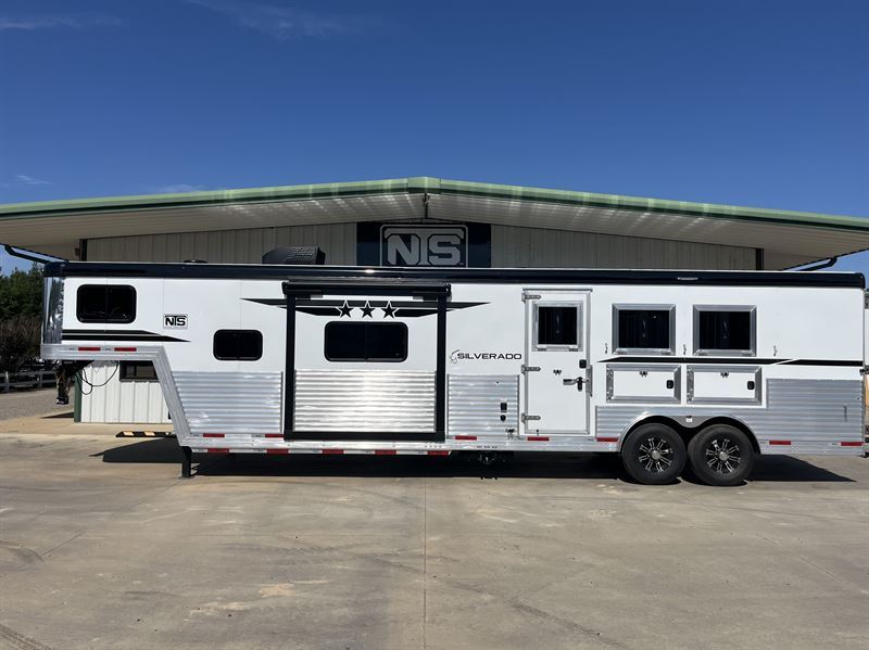 2026 Bison Silverado 3 Horse 13' Living Quarters