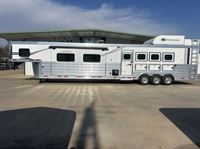 2026 4 horse Lakota Trailers Infinity 4 Horse Side Load 18' Living Quarters