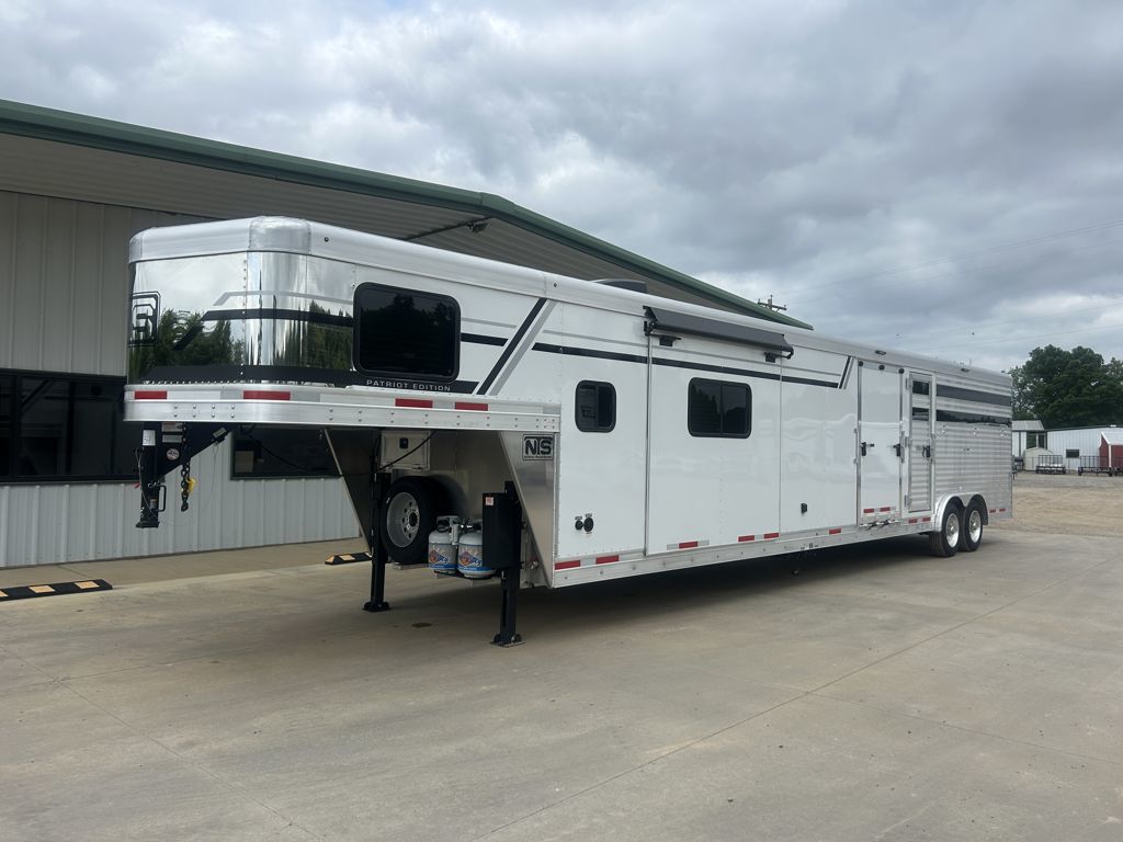 2026 smc patriot 14' livestock 13' living quarters