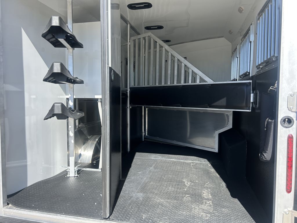 2026 Bison silverado 3 horse 13' living quarters