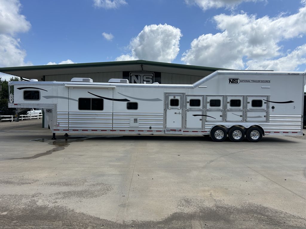 2026 Platinum Coach 5 horse side load with 17'9" outlaw conversions