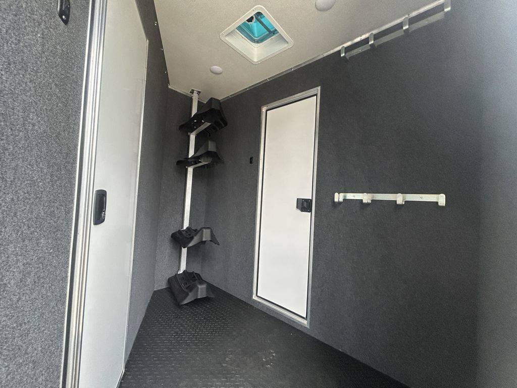 2026 Bison trail hand 16' livestock 15' living quarters