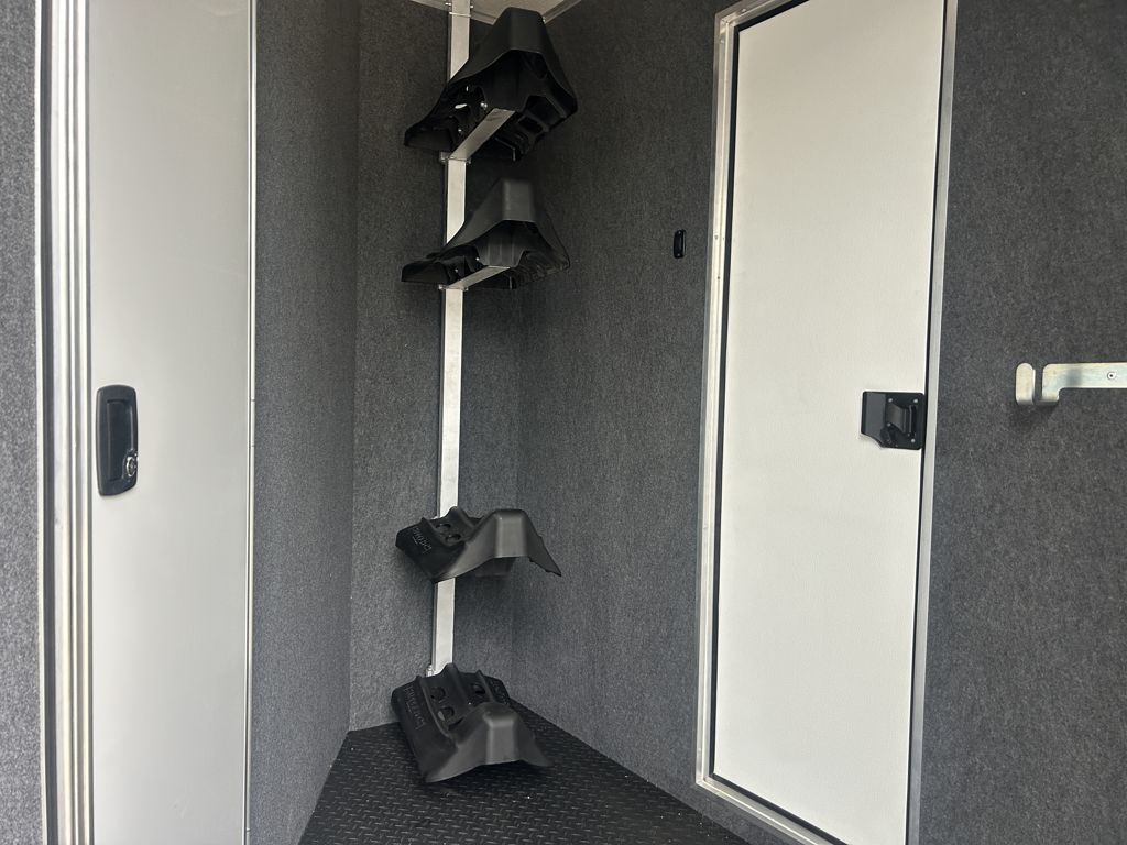 2026 Bison trail hand 16' livestock 15' living quarters