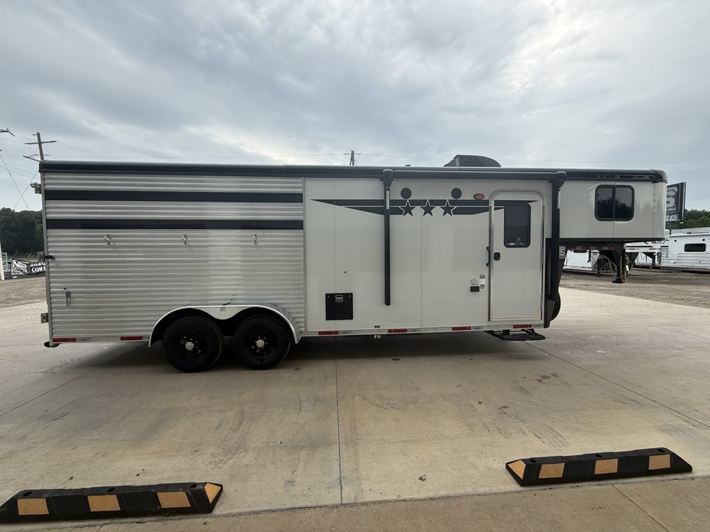 Trailer Photo 16