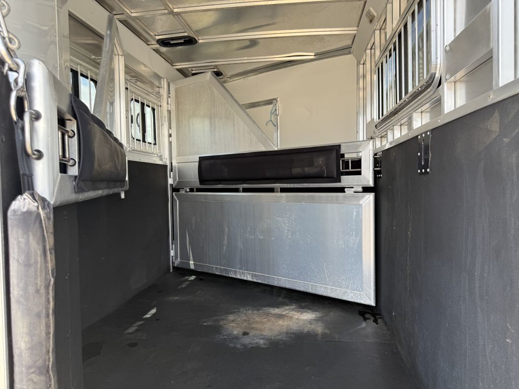 Trailer Photo 5