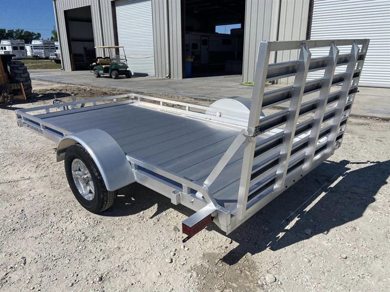 2022 Featherlite