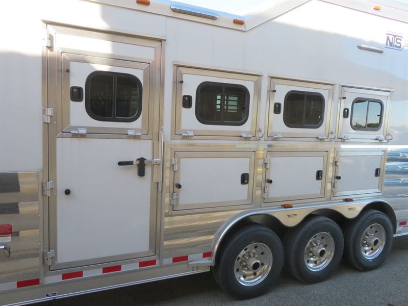 2023 Twister Trailer 4 horse side load gooseneck trailer with 15'4 outl