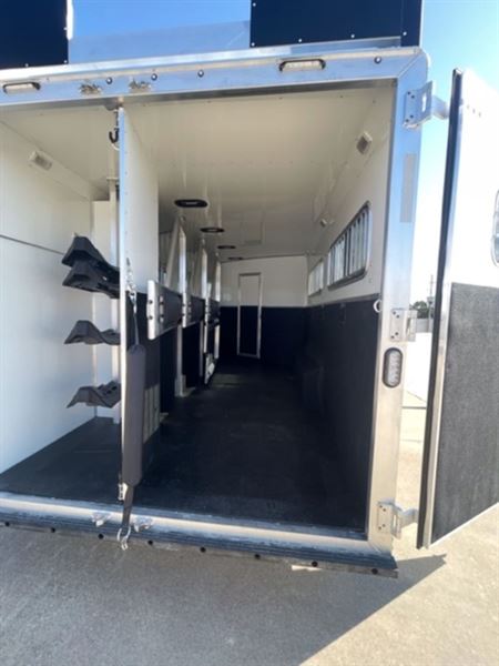 2023 Lakota colt 4 horse gooseneck trailer with 15' living qua