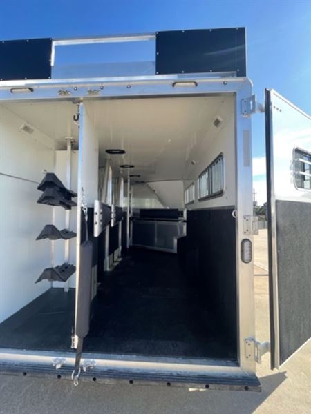 2023 Lakota colt 4 horse gooseneck trailer with 15' living qua