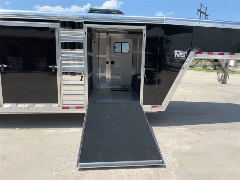 2025 Cimarron 34' Livestock Gooseneck Trailer