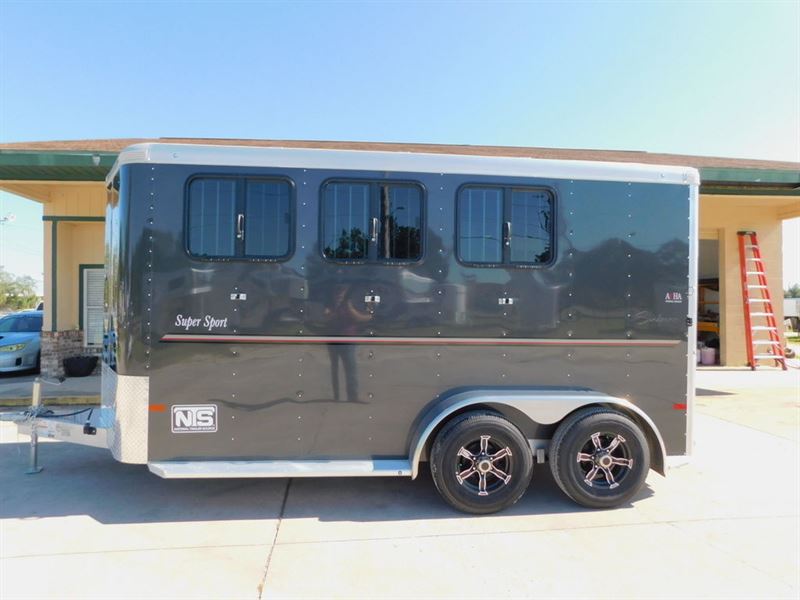 Used Sundowner Horse trailers for sale in FL