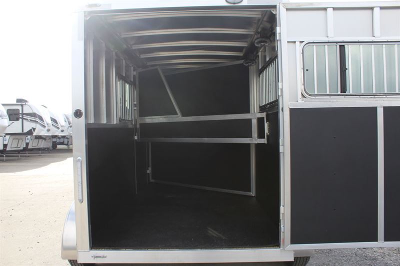 2023 Shadow 2 horse bumper pull trailer
