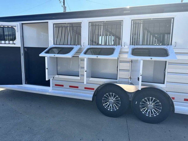 2025 Trails West Sierra 4 Horse Gooseneck Trailer