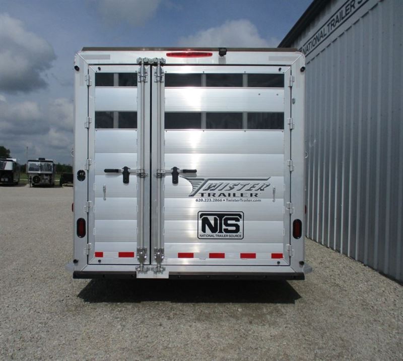 2024 Twister Trailer 5 Horse Gooseneck Trailer with Trainer Split Tack