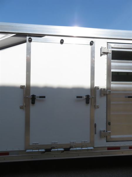 2024 Lakota charger 16' livestock gooseneck trailer with 11' l