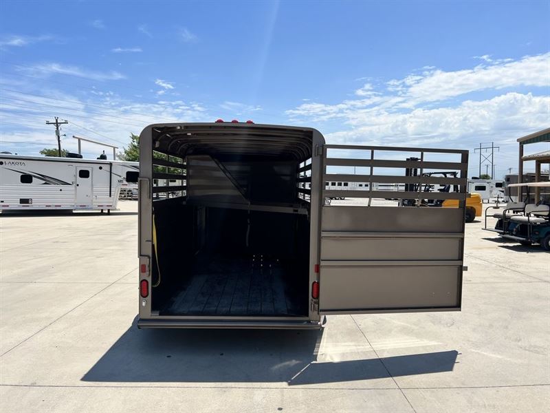 2023 Delta 3 horse bumper pull trailer
