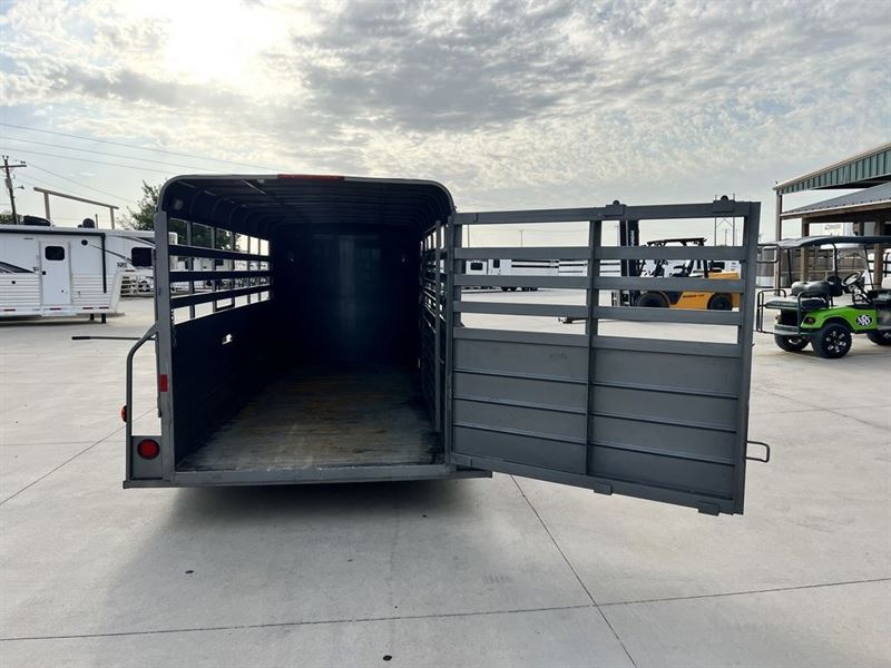 2022 W-W 16' livestock bumper pull trailer