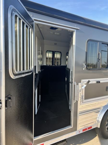 2024 Bison 4 horse gooseneck trailer with 9' living quarters