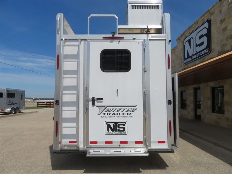 2024 Twister Trailer 6 horse side load gooseneck trailer with 13'6 outl