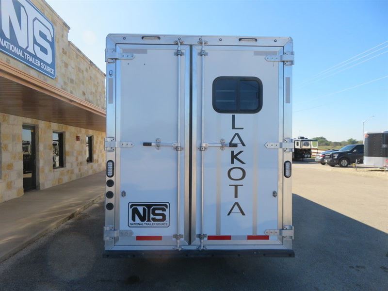 2024 Lakota colt 4 horse gooseneck trailer with 11' living qua