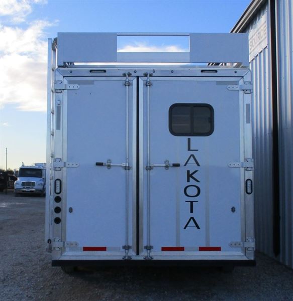 2024 Lakota colt 3 horse gooseneck trailer with 13' living qua