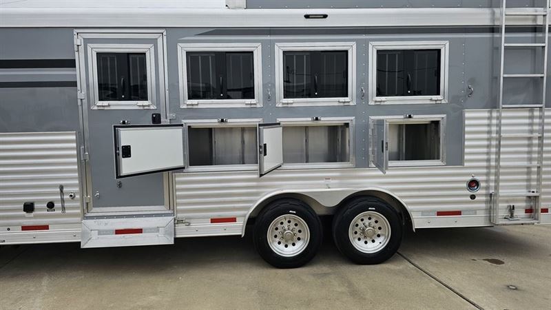 2024 smc laramie 4 horse gooseneck trailer with 15' living
