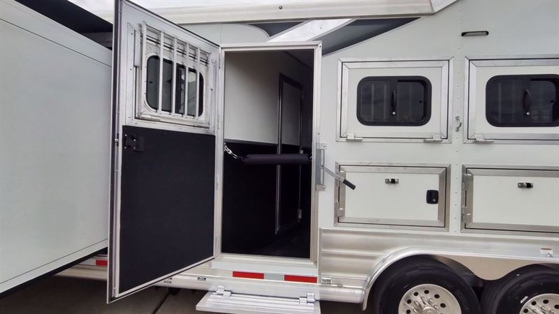 2024 Lakota big horn 4 horse side load gooseneck trailer with