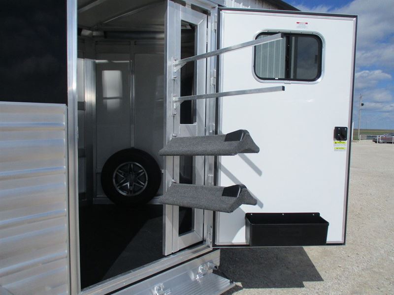2024 Cimarron 2 horse bumper pull trailer