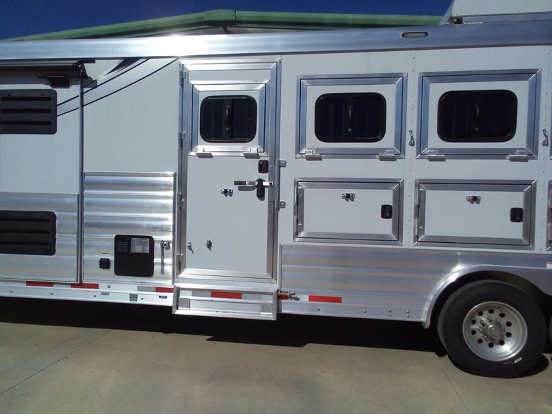 2025 Lakota charger 4 horse side load gooseneck trailer with 1